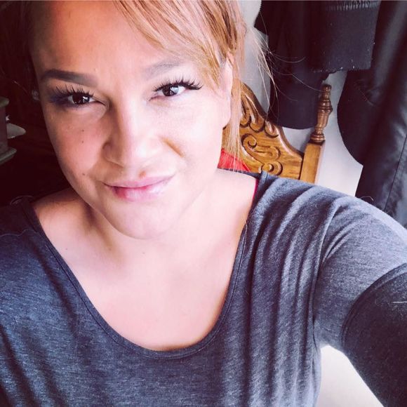 Meet your Posher, Ashley - Picture 2 of 5